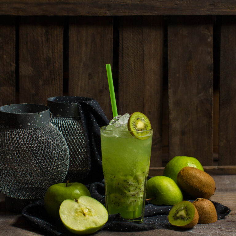 green-kiwi-ice-cocktail-with-fruit-slices